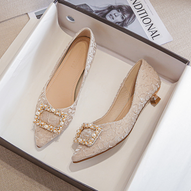 Szpilki z satyny o fakturze ko – Women Shoes Size Chart recenzja i cena